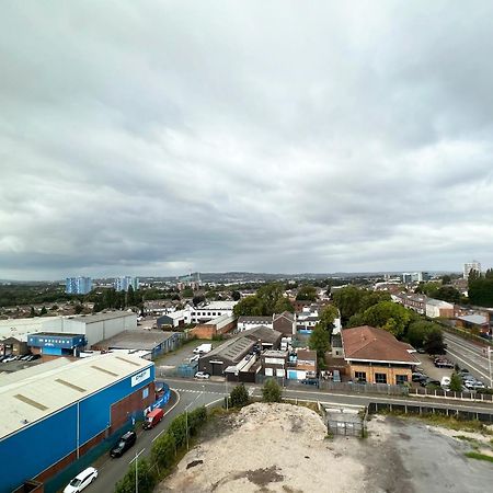 The Kaizen West Bromwich Exterior foto